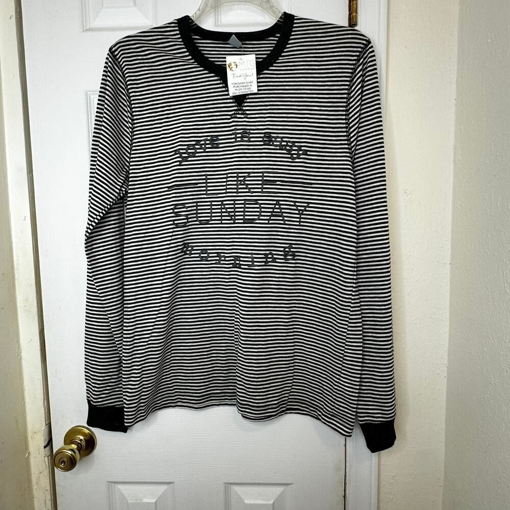 Alternative Apparel Black/White Stripped Long Sleeve Light Weight Shirt Size L